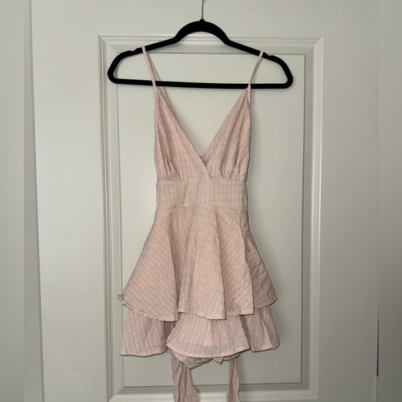 Tie back Romper - Picture 5 of 8